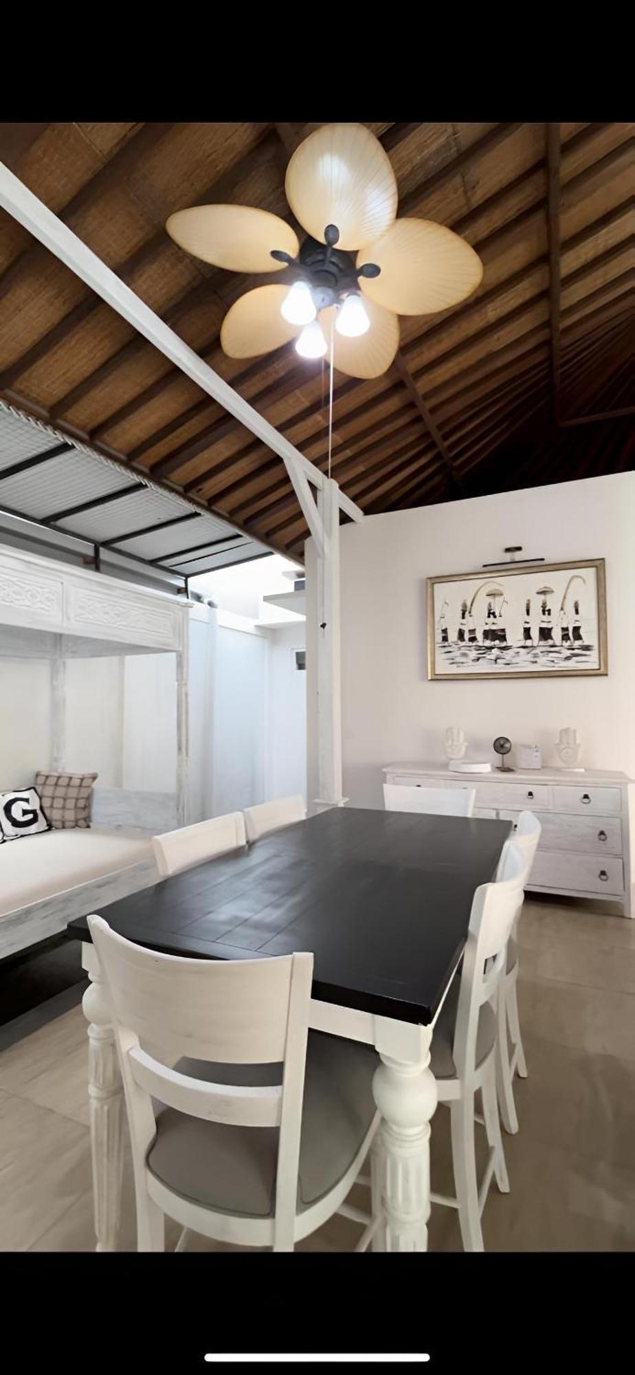 Villa Gong Umara Canggu Exteriör bild